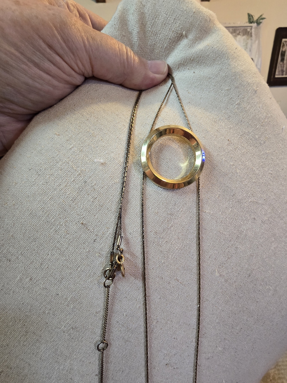 Vintage Adjustable Chain Sautoir Gold Tone Circular Pendant Necklace
